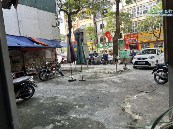 Bán gấp tòa CHDV TT Bách khoa-Kinh tế, 55m, 5 tầng, 10 phòng, ô tô đỗ của, Giá 13.5 Tỷ