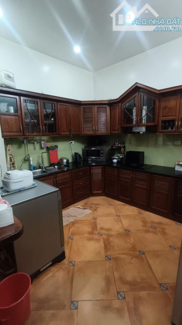 Bán nhà phân lô Hoàng Cầu - Đống Đa-  Vỉa hè - Oto tránh đỗ - Kinh doanh - 27.2 tỷ. - 4