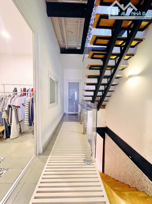 NGUYỄN XÍ P26 BÌNH THẠNH - HẺM Ô TÔ TRÁNH - 3 TẦNG - DT LỚN 80M2 - GIÁ CHỈ 10 TỶ - 4