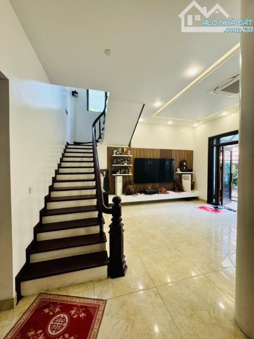 SIÊU PHẨM NGỌC THỤY LONG BIÊN - 4 THOÁNG - GARA Ô TÔ - BIỆT THỰ SÂN VƯỜN - HÀNG XÓM KHAI - 4