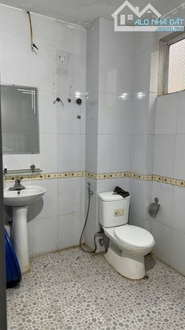 Bán nhà Ỷ La, Dương Nội: 30m², 3 tầng, mặt tiền 5.26m, giá 4.15 tỷ - 5
