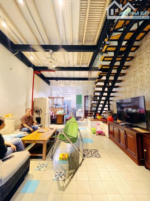 NGUYỄN XÍ P26 BÌNH THẠNH - HẺM Ô TÔ TRÁNH - 3 TẦNG - DT LỚN 80M2 - GIÁ CHỈ 10 TỶ - 5