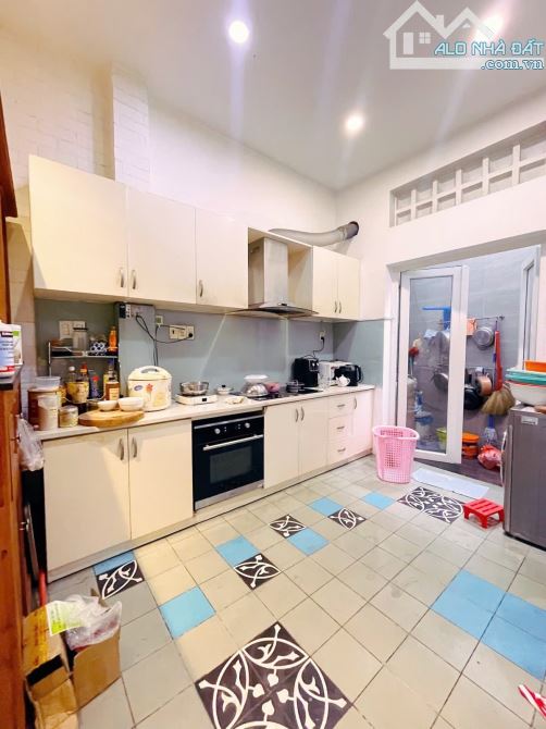 NGUYỄN XÍ P26 BÌNH THẠNH - HẺM Ô TÔ TRÁNH - 3 TẦNG - DT LỚN 80M2 - GIÁ CHỈ 10 TỶ - 6
