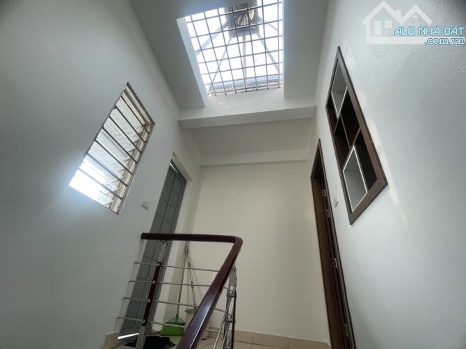 NHÀ LÔ GÓC – Ô TÔ TRÁNH – GIÁ CHỈ BẰNG NHÀ TRONG NGÕ NHỎ! Vị trí: Thượng Thanh – Long Biên - 7