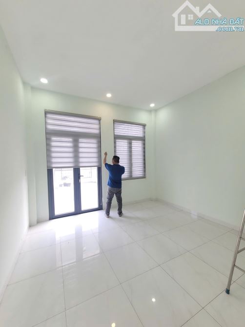 RẺ NHẤT KHU NÀY__3Tỷ300__Nhà đúc 3 tấm__có sân xe hơi__KDC đồng bộ gần Ngã 4 Bình Chuẩn - 8