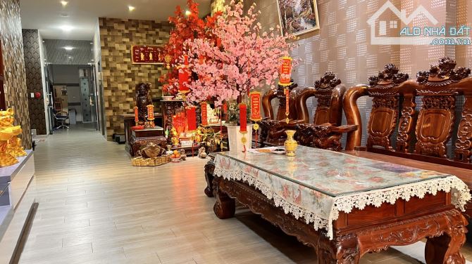 BIỆT THỰ 6 TẦNG 10 PN NGUYỄN KIỆM 240m2 (8 x 32) - GIÁ 59T - 8