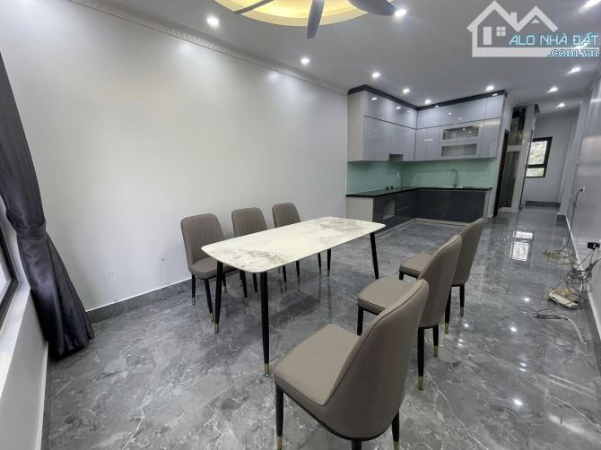 CỔ LINH - LONG  BIÊN, 40M, 6 TẦNG THANG  MÁY, FULL NỘI THẤT,  ĐỐI DIỆN  EAON MALL - 8