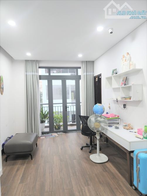 [ Quận 7 ] Siêu Phẩm, Ngay khu Kiều Đàm, Tòa Nhà 120m2 ngang khủng 8m xây 5 tầng - 8