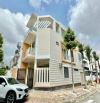 Cho thuê LÔ GÓC kdc Hiệp Thành 3: 18 tr, 6 x 21, 1 trêt 2 lầu 5p ngủ, 6 máy lạnh
