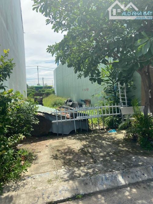 Bán lô đất MT đg thoại ngọc hầu dt 125m2 giá 4ty200 dối diện công viên