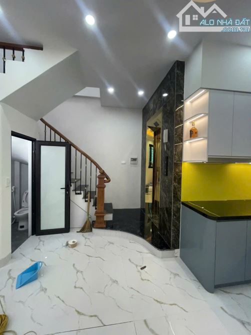 NHÀ 5 TẦNG THANG MÁY, MỖ LAO, HÀ ĐÔNG, DT 40M2, MT 6.4M, GIÁ 10.5TỶ, Ô TÔ ĐỖ CỬA