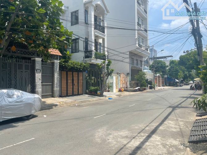 CHDV 4x28m hầm 6 lầu đường 3 phường tân kiểng Q7