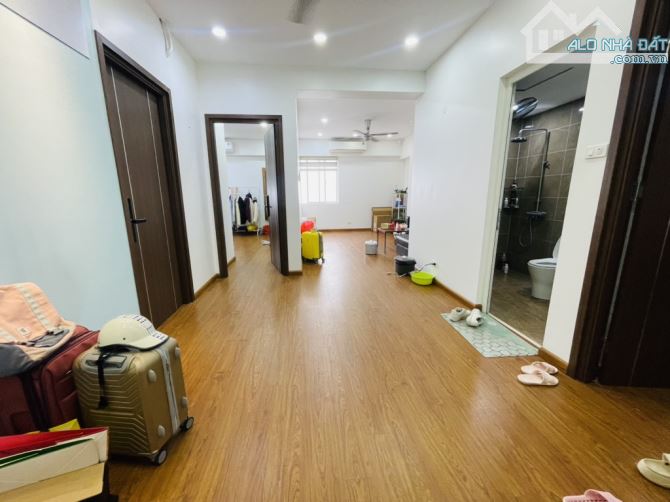 Bán chung cư  Lĩnh Nam, 92m2 , 2 phòng ngủ, giá chỉ 4,75 tỷ.