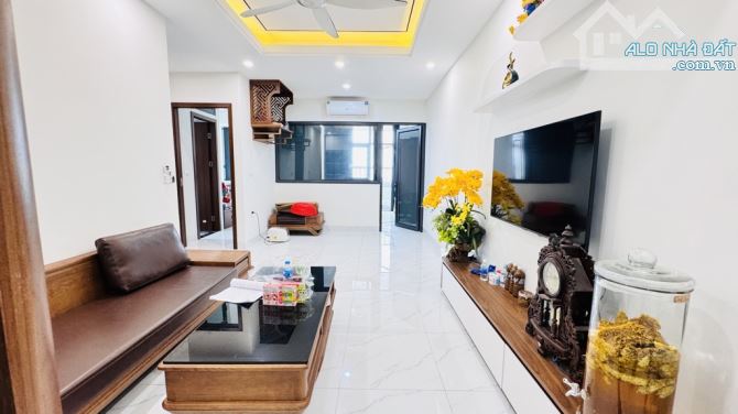 CHUNG CƯ ĐẸP, ĐẨY ĐỦ NỘI THẤT, TIỆN ÍCH GẦN VINHOME GREENBAY - 2