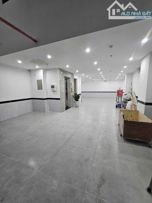 Bán tòa CĂN HỘ DV Tam Trinh, Hoàng Mai 120m, 7t, 33P, thang máy,PCCC, ôtô, Giá 32,4tỷ