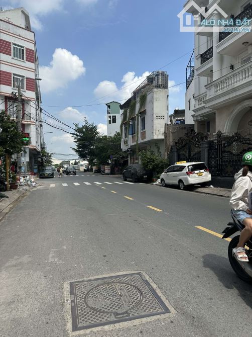 Bán gấp nhà lô góc, hẻm xe hơi kinh doanh, sát mặt tiền Bạch Đằng-Tân Bình khu VIP, 9.5 t