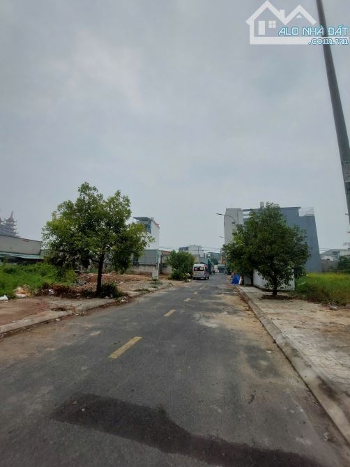 BÁN NHÀ LÔ GÓC 2 MẶT TIỀN - THẠNH LỘC 41, Q12