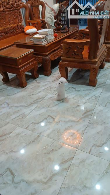 Giá 10,8 tỷ. Chuyển đổi nhà cần bán gấp biệt thự gần SNLH Bửu Long. 9,5x19m. Đường 12m.