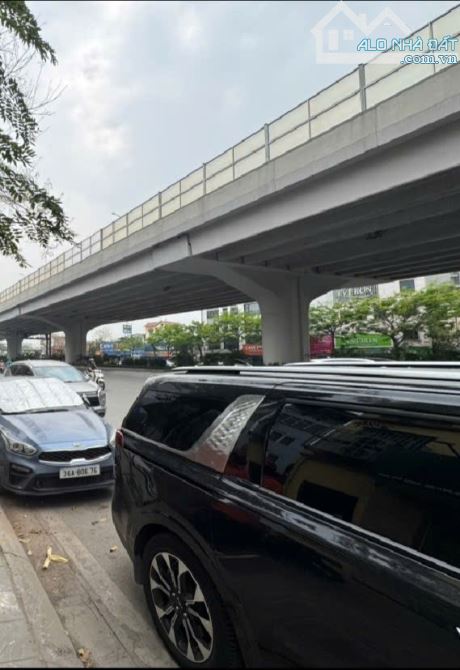 BÁN NHÀ MẶT PHỐ PHẠM VĂN ĐỒNG – KINH DOANH ĐỈNH, Ở CỰC SANG–CHỈ VIỆC XÁCH VALI VỀ Ở! 40M2