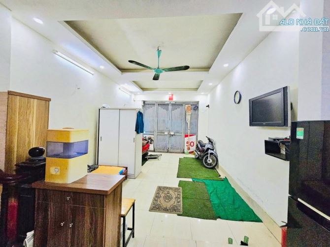 Bán Nhà Đê la Thành 40m 5 tầng mặt tiền 4,8m Giá 9,1 tỷ