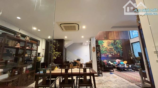 NHÀ PHÂN LÔ, MẶT TIỀN TO, VỈA HÈ RỘNG, SÁT PHỐ, KINH DOANH ĐỈNH, Ô TÔ TRÁNH PHỐ TRUNG KÍNH