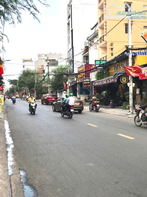 Bán nhà mặt tiền 536,2m2 giá 59,9 tỷ Đường Phan Văn Khối