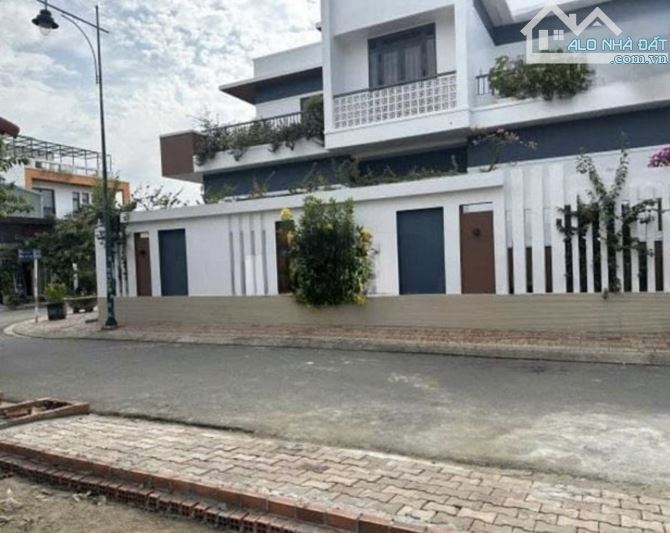Em Cần Bán Lô Đất Mt Trần Văn Chẩm Xã Tân Thông Hội DT 82m2 Giá 400TR.