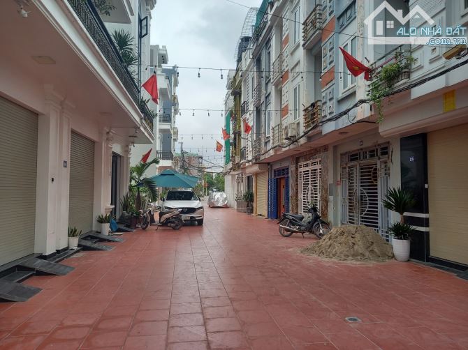 đất bán 70m2 đường 8m, oto đỗ ngày đêm, gần Aeon mall trong khu Việt Phát- Vĩnh Niệm