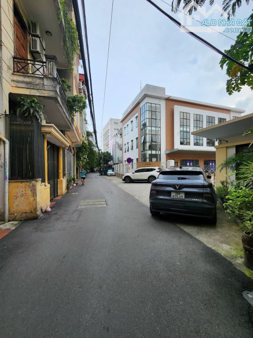 CỰC HIẾM! Cần bán nhà Đường Láng, Đống Đa, 50m2- 5 tầng, Lô góc, 12 tỷ