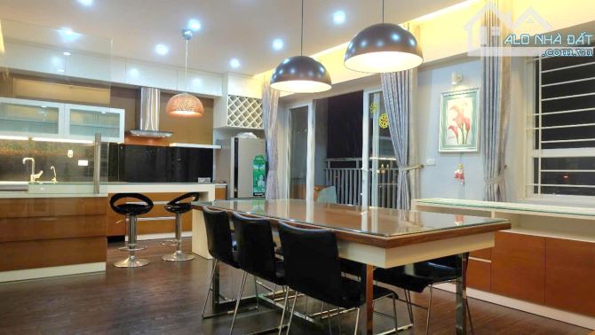 NHÀ PHỐ THÁI HÀ - Ô TÔ TRÁNH - DTSD cực rộng 71.2m2 - 15.6 TỶ