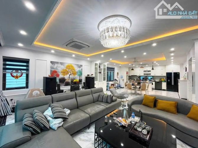Bán nhà phân lô Lê Hồng Phong sau siêu thị Go, dt 80m2,  6 tầng thang máy nội thất cao cấp