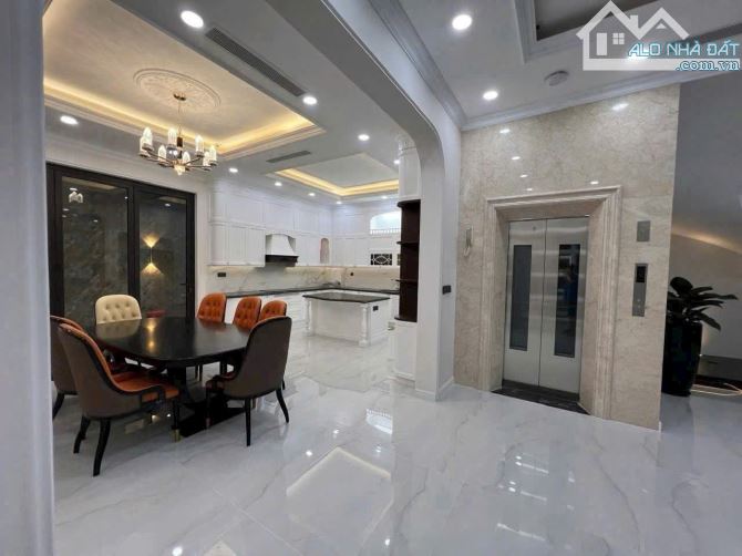 Bán Biệt Thự khu K300, Phường12, Q.Tân Bình, 1Hầm,5Tầng, ngang 8,8mx20m CN:165m2,Gía 55TỶ