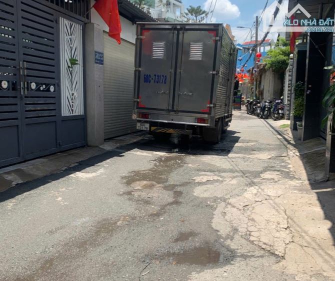 Nhà đẹp khu VIP, 6x10m, 5PN, Đường Ô Tô thông, Gần Công Viên Làng Hoa, Dưới 6 Tỉ