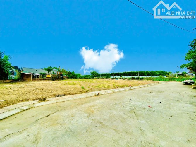 💥ĐẤT NAM PHƯỚC – 140m2 ngang 6m đường 6m- Sát Quốc Lộ 1A- Giá 9xx