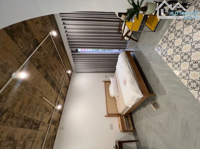 BÁN BIỆT THỰ LÊ VĂN SỸ, QUẬN 3, 200M2 GIÁ 40 TỶ