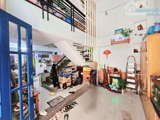 Nhỉnh 5 tỷ - căn góc 46m2 - 3 tầng - Phan Văn Trị, Bình Thạnh vài bước ra hẻm xe tải