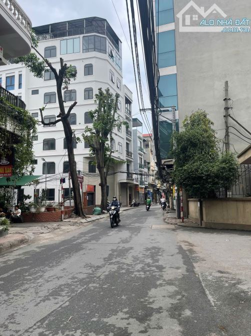 MẶT NGUYỄN VĂN TRỖI, THANH XUÂN, VỈA HÈ RỘNG, LÔ GÓC, 8T THANG MÁY, 90M2 MT 8M.