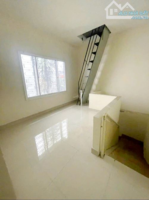 Cho thuê nhà mặt tiền – Bạch Đằng,. Bình Thạnh, Trệt, 1 lầu, 4x20m (nở hậu 7m) chỉ 32tr