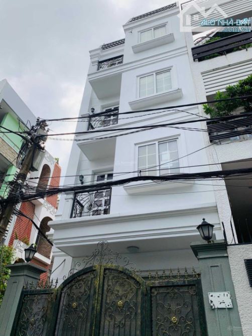 Bán khách sạn 6 tầng mặt tiền đường ngay 3 Tháng 2, phường 12, quận 10, giá 37 tỷ TL