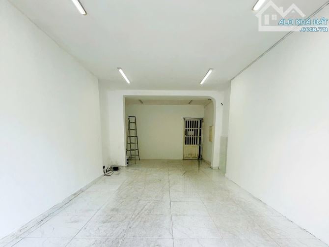 Cho thuê mặt bằng 4m x 8m mặt tiền Bạch Đằng, Tân Bình