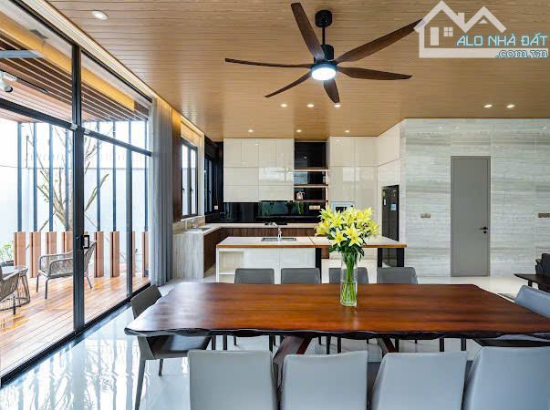 Biệt thự GÓC 2 MT nội khu VIP đường Thảo Điền Quận 2 GIÁ CỰC HỜI chỉ 99 TỶ. 480m2
