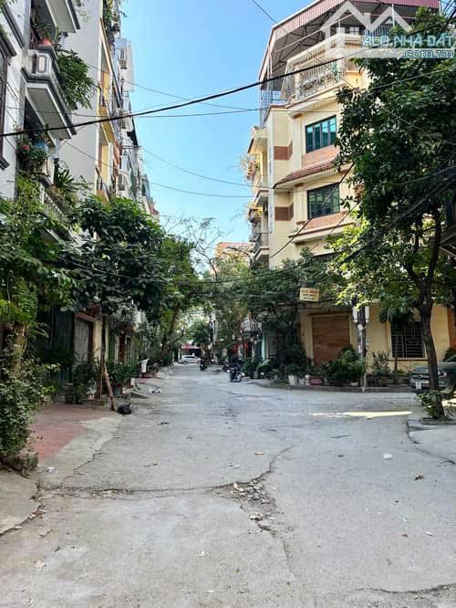 BÁN NHÀ PHÂN LÔ, KĐT ĐỀN LỪ, Ô TÔ TRÁNH, VỈA HÈ RỘNG, KINH DOANH, VĂN PHÒNG