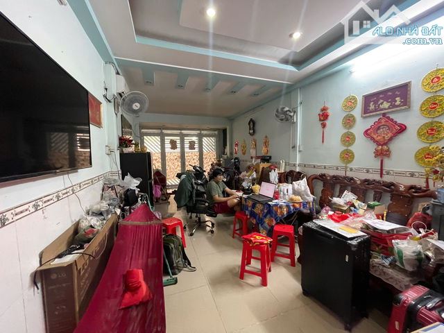 Nhà đẹp quận 10 - 2 tầng 3 PN - hẻm ô tô tránh nhau