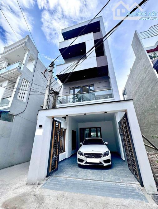 Căn Nhà Siêu Phẩm Ngay HXH Trần Bình Trọng, Bình Thạnh 57.2m2 SHR 1T3L4PN Giá chỉ 2,59 Tỷ