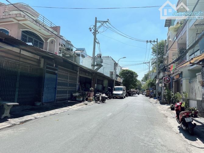 MẶT TIỀN KINH DOANH ĐƯỜNG 12M - 3 TẦNG - 6M x 20M - GẦN CÔNG VIÊN LÀNG HOA