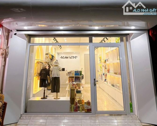 Cho thuê Mặt bằng MT Trường Sơn, P15, Q10 - 3.5x11m, Giá Rẻ 18tr - Đối viện CV Thỏ Trắng