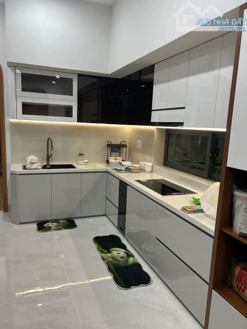 NHÀ MÊ HẺM 175 Y MOAN, DT: 6X18M, H: BẮC, GIÁ: 4,2 TỈ, NHÀ MỚI 3 PHÒNG NGỦ