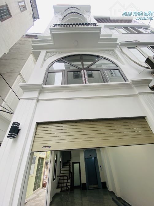Bán nhà 6 tầng thang máy – lô góc – ô tô đỗ cửa – Dt 45m2 – mt 4,2m - Giá hơn 7 tỷ
