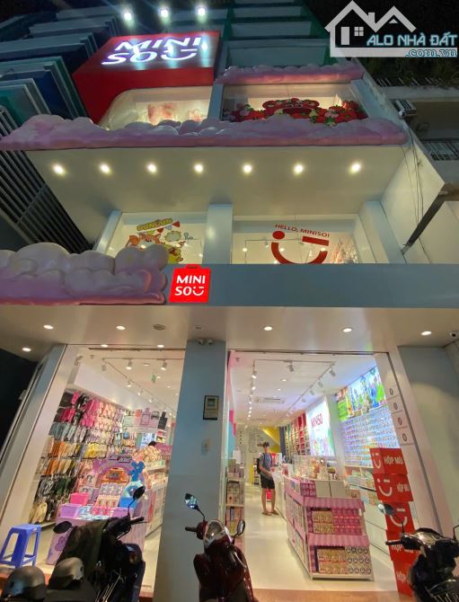 Cho thuê nhà 1T 5L ST, mặt tiền Nguyễn Trãi, Quận 5, HĐ 5 năm
