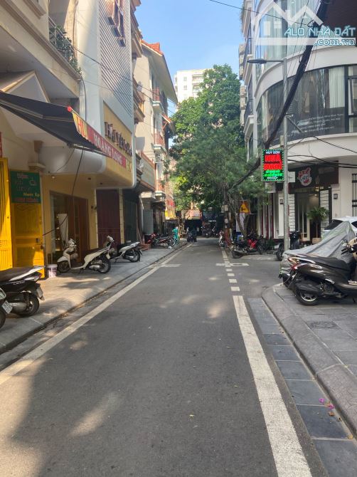 Siêu phẩm Yên Lạc, 60m x 5T, ô tô vào nhà, ngõ thoáng thông, nhà dân xây
